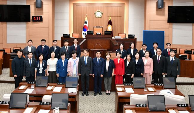 김해시정·시의회 새 출발…원구성 마무리하고 투명 행정 시동